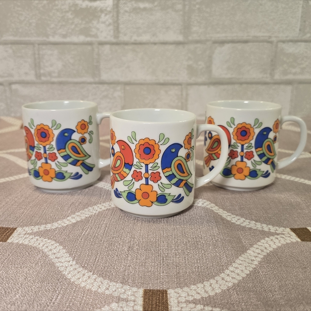 Vintage 1970s Friendship Partridge Colorful Floral Garden Bird Dove Mugs x 3